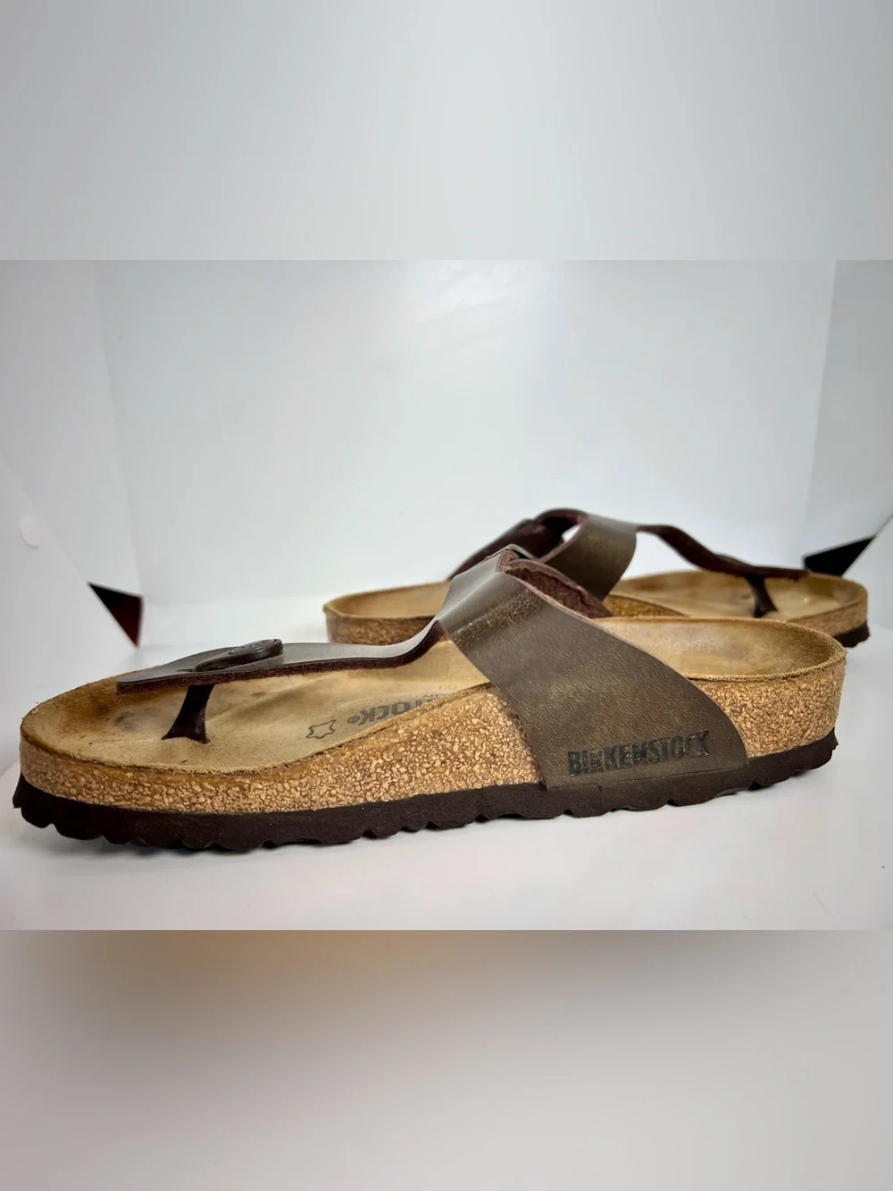Birkenstock Gizeh in Golden Brown size 36 or 6